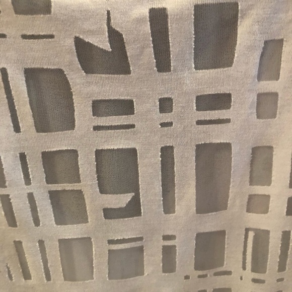 🌺🌼 Forever 21 White Blouse - Picture 4 of 6